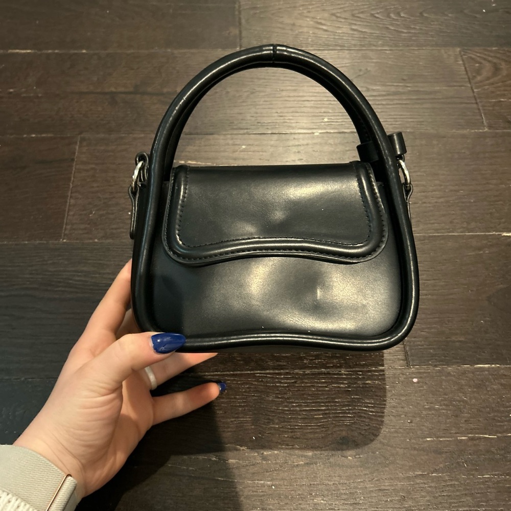 Elegant Black Handbag